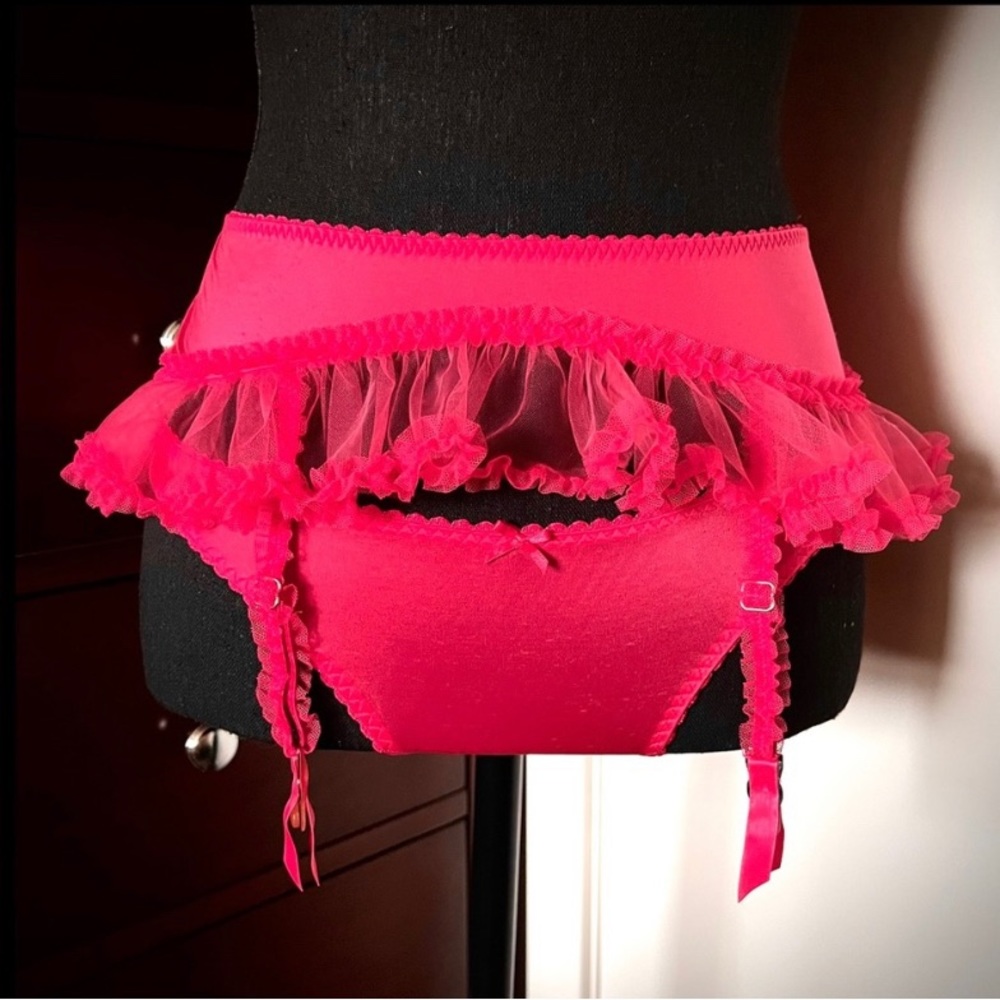 Victoria’s Secret 2012 Lace Red Lingerie Belt Garters